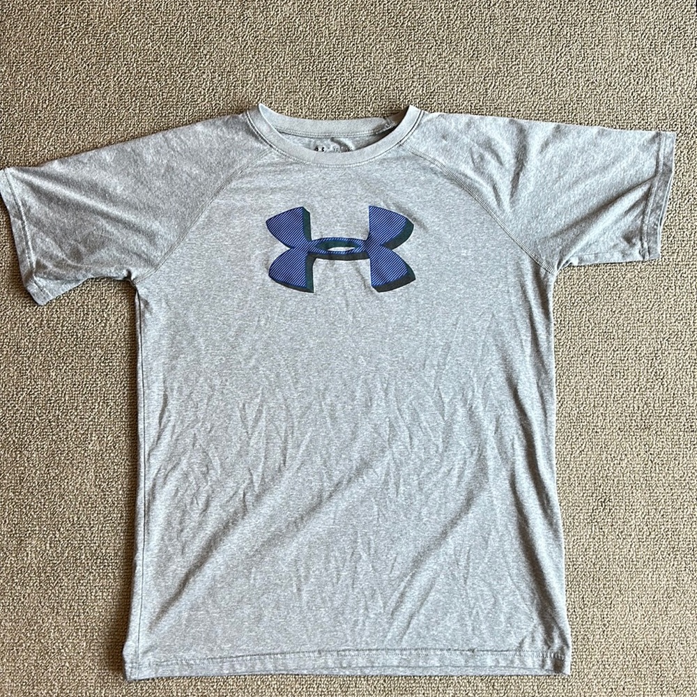 Under Armour Boys Loose heat gear T-Shirt YXL